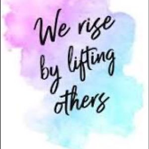 Clearing out my closet 

MAKE AN OFFER